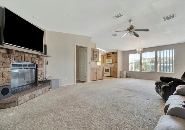 Photo 4 of Manufactured home for sale at 1128 Forest Ln, Tavares, FL 32778 | MLS# G5099594 | Listing updated on 2026-08-08