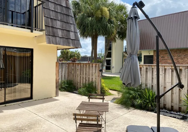 3rd image of 2942 Poplar Ave, Leesburg, FL 34748 | MLS# G5099603