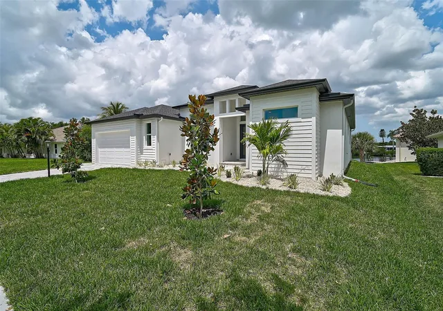 Photo 4 of Single family home for sale at 6655 Pan American Blvd, North Port, FL 34287 | MLS# N6139686 | Listing updated on 2026-07-17
