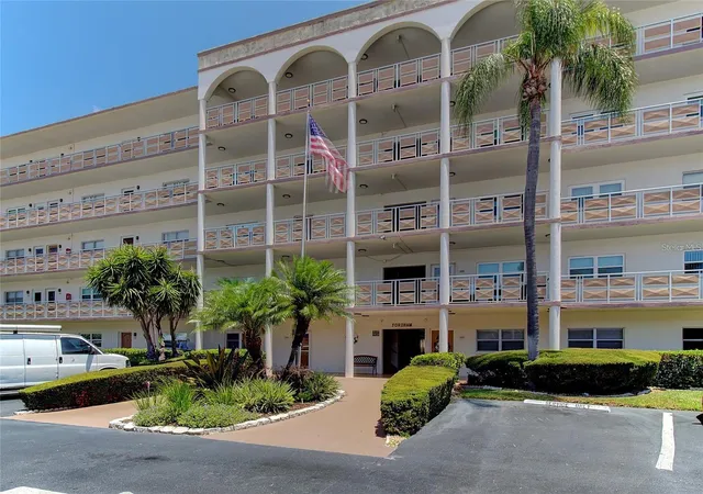Listing Photo 1 - Condo for sale in building located at 5603 80Th St N, ST PETERSBURG, FL 33709 - Unit #410