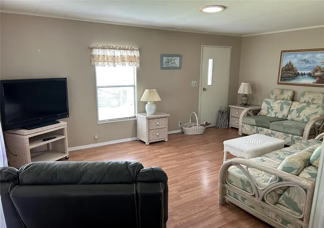Photo 4 of Sale Pending at 120 Kensington Park Dr, Davenport, FL 33897 | MLS# O6327428 | Listing updated on 2026-10-02