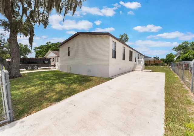 Homes for sale in Lake Wales, FL | 127 E Northside Dr, Lake Wales, FL 33853 | MLS# O6327590