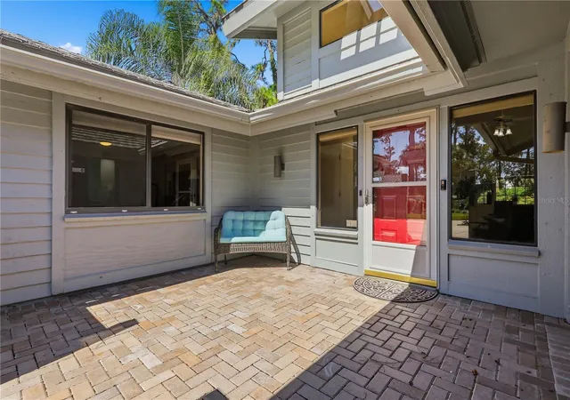 Photo 4 of Single family home for sale at 5355 Cobblestone Ct, Wesley Chapel, FL 33543 | MLS# TB8407739 | Listing updated on 2026-10-05