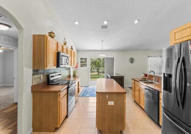 Photo 4 of Single family home for sale at 16038 Malden Rd, Weeki Wachee, FL 34614 | MLS# C7512488 | Listing updated on 2026-06-11