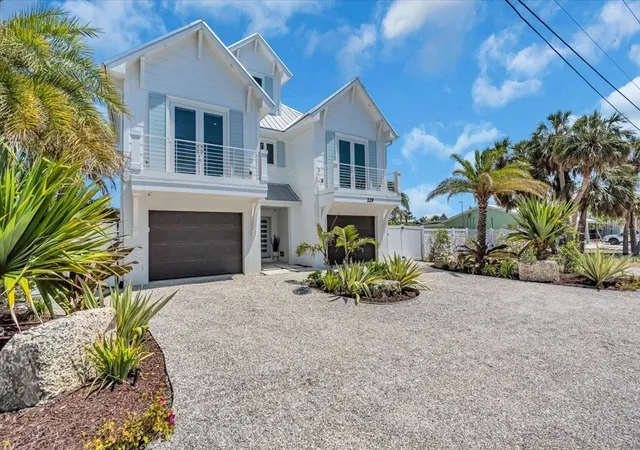 Photo 3 of Single family home for sale at 229 Willow Ave, Anna Maria, FL 34216 | MLS# A4659214 | Listing updated on 2026-08-22