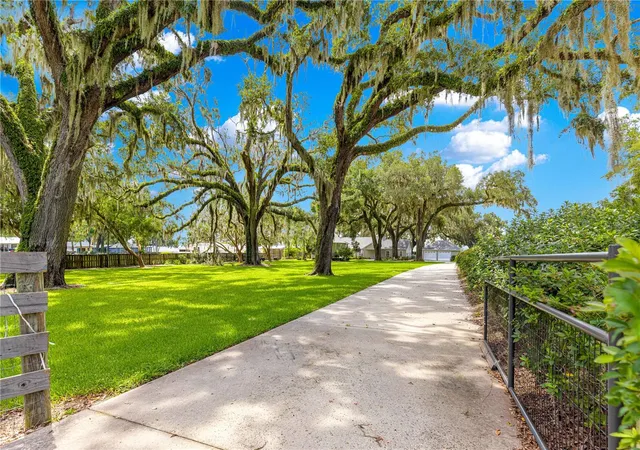 Photo 4 of Single family home for sale at 12360 E Highway 25, Ocklawaha, FL 32179 | MLS# OM705819 | Listing updated on 2026-08-27