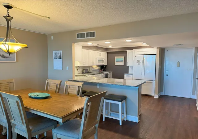 Photo 4 of Sale Pending at 7400 Sun Is Dr S #603, South Pasadena, FL 33707 | MLS# TB8409081 | Listing updated on 2026-05-07