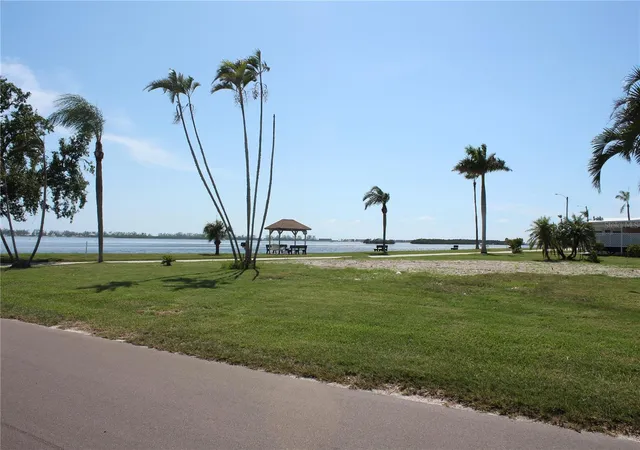 5th image of 10315 Cortez Rd W #1/2 BV, Bradenton, FL 34210 | MLS# A4659511