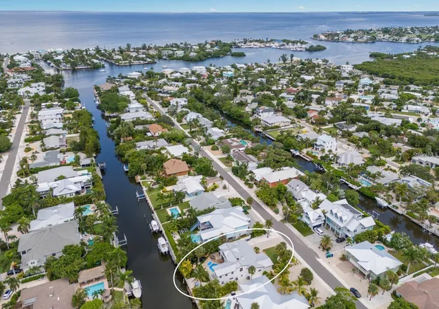 Photo 1 of Single family home for sale at 212 Oak Ave, Anna Maria, FL 34216 | MLS# A4659522 | Listing updated on 2026-06-12