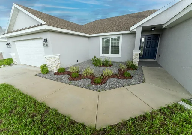 Photo 3 of Sale Pending at 5050 Sw 91st Place, Ocala, FL 34476 | MLS# OM705976 | Listing updated on 2026-08-27