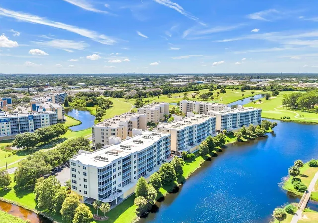 Photo 2 of Condo for sale at 1200 Country Club Dr #5402, Largo, FL 33771 | MLS# TB8409606 | Listing updated on 2026-09-27