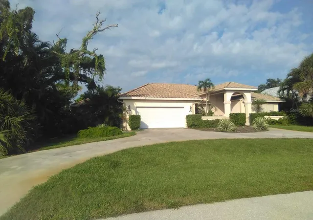 Photo 2 of Single family home for sale at 2 Arlington Dr, Placida, FL 33946 | MLS# A4659589 | Listing updated on 2026-04-20