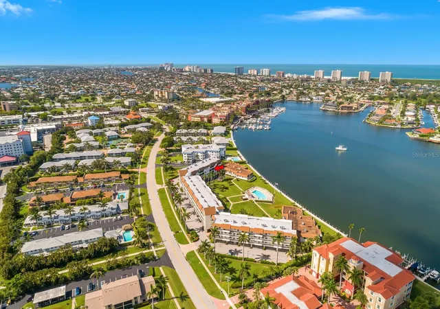 2nd image of 730 W Elkcam Cir #302, Marco Island, FL 34145 | MLS# A4659593