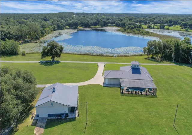 Homes for sale in Weirsdale, FL | 16982 Se Hwy 42, Weirsdale, FL 32195 | MLS# G5099886