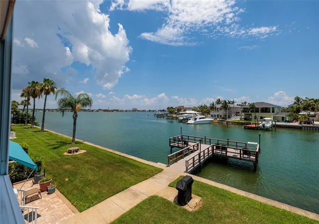4th image of 1893 Shore Dr S #209, South Pasadena, FL 33707 | MLS# TB8410010