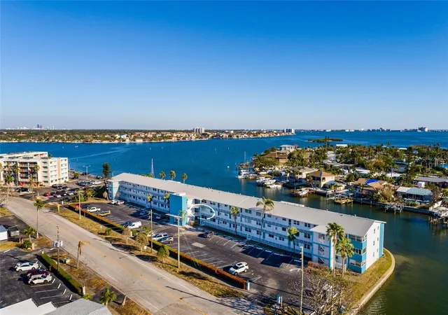 5th image of 1893 Shore Dr S #209, South Pasadena, FL 33707 | MLS# TB8410010