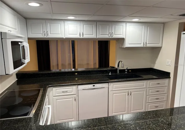 Photo 4 of Single family home for sale at 1210 Casey Key Rd, Nokomis, FL 34275 | MLS# O6329570 | Listing updated on 2026-07-16