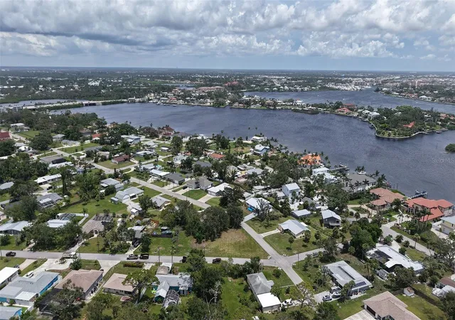 5th image of 513 Pine Rd, Nokomis, FL 34275 | MLS# A4659752