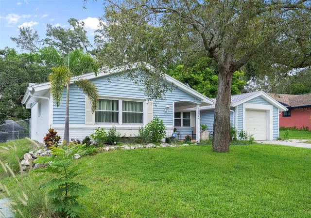 Photo 2 of Single family home for sale at 12514 Coffee Hill Row, Hudson, FL 34667 | MLS# W7877579 | Listing updated on 2026-07-04