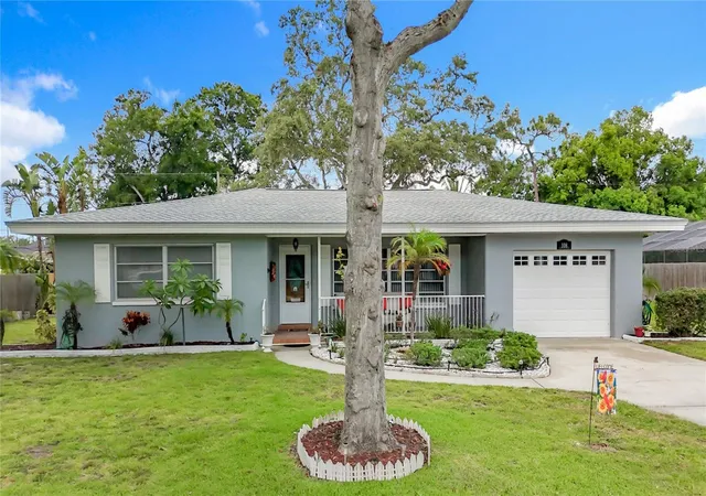 Photo 3 of Single family home for sale at 108 Indian Rocks Rd S, Belleair Bluffs, FL 33770 | MLS# TB8410728 | Listing updated on 2026-08-29