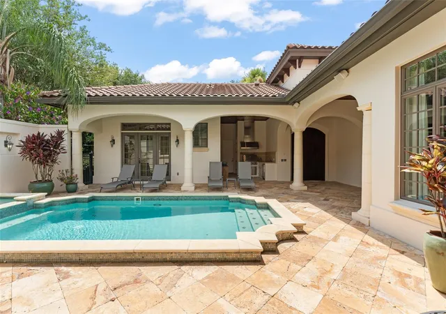 Photo 2 of Single family home for sale at 4819 Alexandra Garden Ct, Windermere, FL 34786 | MLS# O6330108 | Listing updated on 2026-07-01