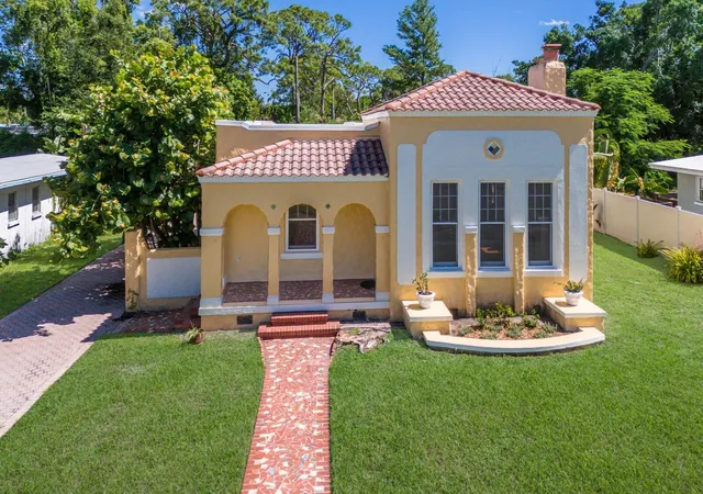 1st image of 455 Acacia Dr, Sarasota, FL 34234 | MLS# A4659947