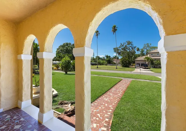 2nd image of 455 Acacia Dr, Sarasota, FL 34234 | MLS# A4659947