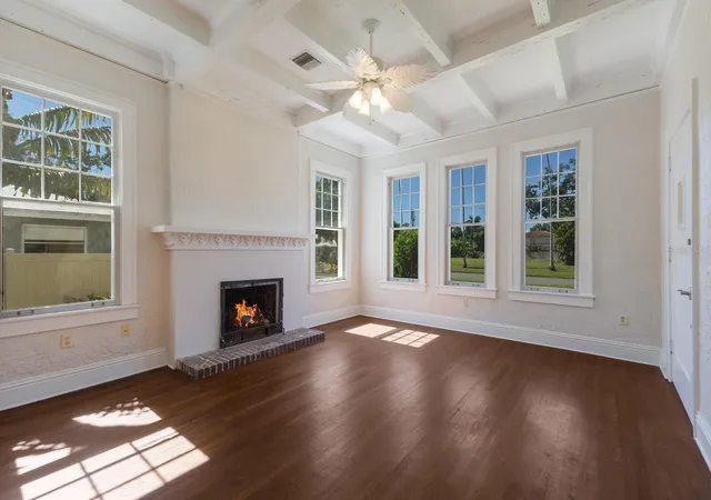 4th image of 455 Acacia Dr, Sarasota, FL 34234 | MLS# A4659947