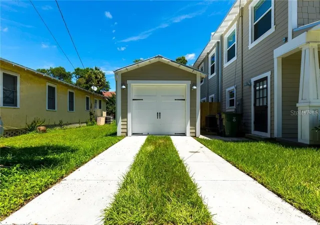 3rd image of 121 W Giddens Ave, Tampa, FL 33603 | MLS# TB8410758