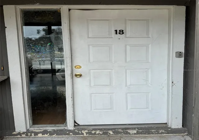 2nd image of 2811 S Pines Dr, LARGO, FL 33771