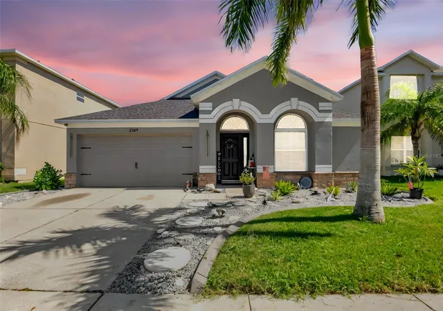 Homes for sale in Ruskin, FL | 2239 Roanoke Springs Dr, Ruskin, FL 33570 | MLS# TB8410813