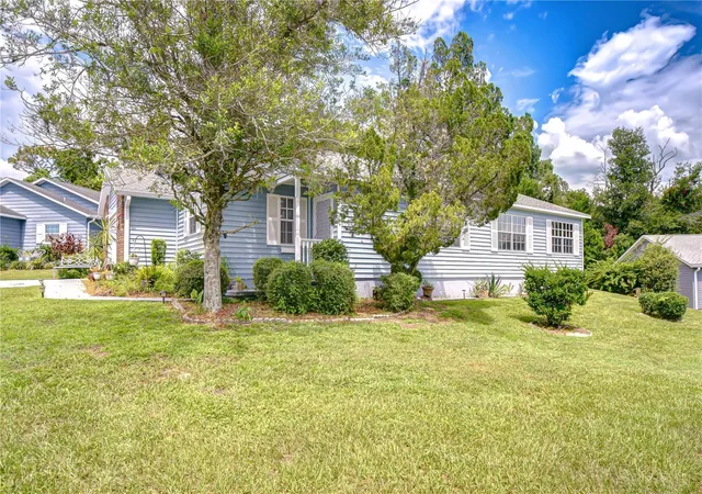 Photo 3 of Single family home for sale at 5912 Newberry Ct, Zephyrhills, FL 33542 | MLS# TB8410934 | Listing updated on 2026-10-05
