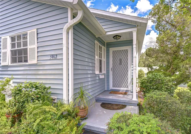 Photo 3 of Single family home for sale at 5912 Newberry Ct, Zephyrhills, FL 33542 | MLS# TB8410934 | Listing updated on 2026-10-05