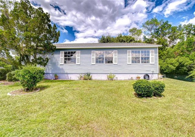 Photo 4 of Single family home for sale at 5912 Newberry Ct, Zephyrhills, FL 33542 | MLS# TB8410934 | Listing updated on 2026-10-05