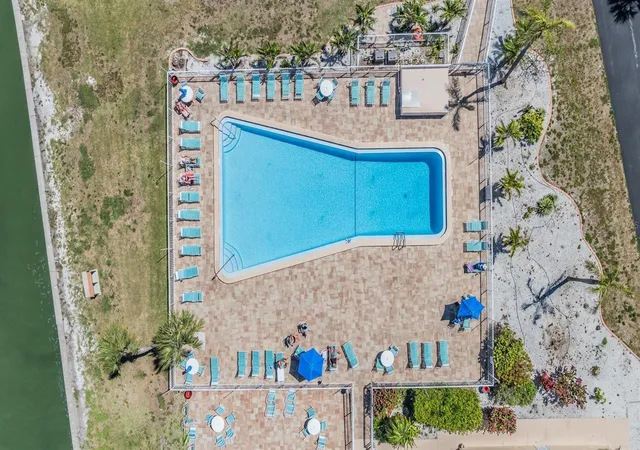 4th image of 7 Dunoon Pl #304, Dunedin, FL 34698 | MLS# TB8410948