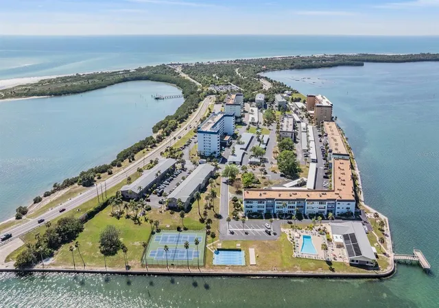 1st image of 7 Dunoon Pl #304, Dunedin, FL 34698 | MLS# TB8410948