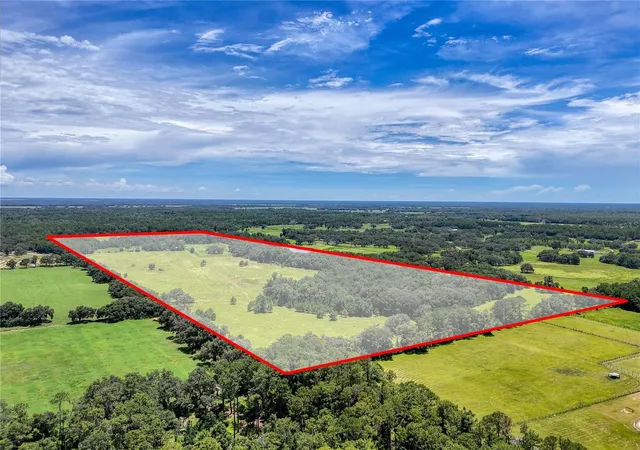 Photo 3 of Sale Pending at 20089 Ayers Rd, Brooksville, FL 34604 | MLS# W7877630 | Listing updated on 2026-08-13