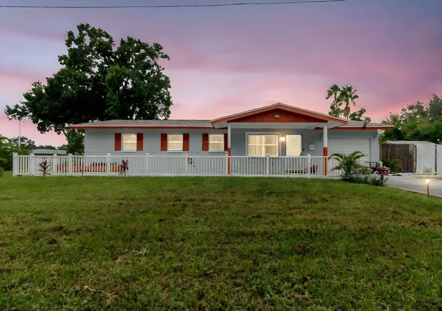 Photo 1 of Single family home for sale at 7200 8th St N, Saint Petersburg, FL | MLS# TB8411432 | Listing updated on 2026-10-22