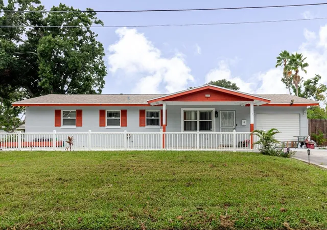 Photo 2 of Single family home for sale at 7200 8th St N, Saint Petersburg, FL | MLS# TB8411432 | Listing updated on 2026-10-22