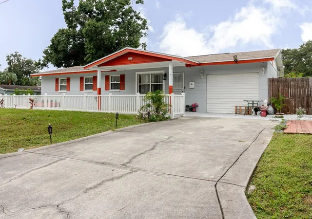 Photo 3 of Single family home for sale at 7200 8Th St N, Saint Petersburg, FL | MLS# TB8411432 | Listing updated on 2026-10-22