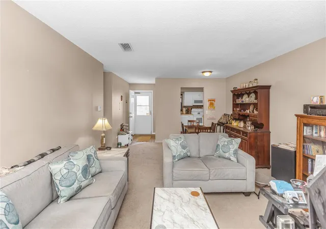 5th image of 706 E Minnesota Ave, DELAND, FL 32724