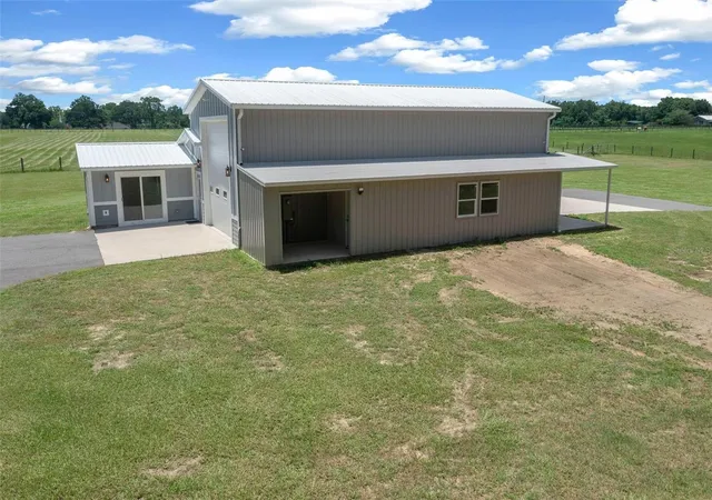 4th image of 1655 E Hwy 329, Citra, FL 32113 | MLS# OM706406