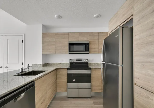 Listing Photo 3 - Condo for sale in building located at 1230 Southstation Pl, ORLANDO, FL 32809 - Unit #105