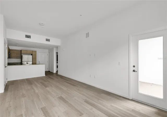 Listing Photo 4 - Condo for sale in building located at 1230 Southstation Pl, ORLANDO, FL 32809 - Unit #105