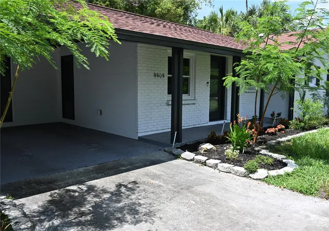 Photo 3 of Single family home for sale at 8609 Driftwood Dr, Tampa, FL 33615 | MLS# TB8412032 | Listing updated on 2026-09-23