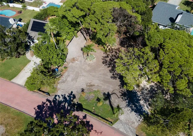4th image of 1125L Friendly Way S, Saint Petersburg, FL 33705 | MLS# TB8412305