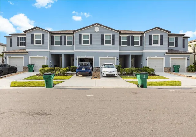 Photo 2 of Townhouse for sale at 36515 Camp Fire Ter, Zephyrhills, FL 33541 | MLS# TB8412398 | Listing updated on 2026-08-11