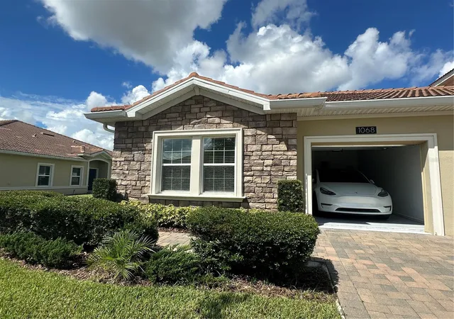 Photo 2 of Single family home for sale at 1068 Quaker Ridge Ln, Davenport, FL 33896 | MLS# O6331701 | Listing updated on 2026-09-22