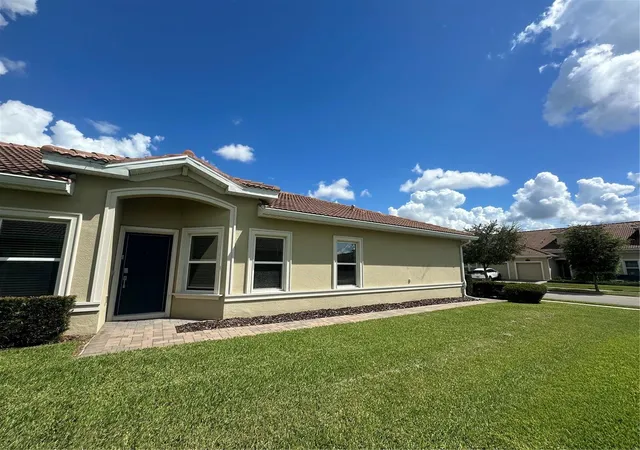 Photo 3 of House for sale at 1068 Quaker Ridge Ln, Davenport, FL 33896 | MLS# O6331701 | Listing updated on 2026-09-22