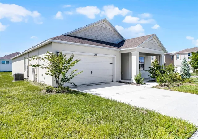 Photo 1 of Single family home for sale at 1340 Daisy Fld Dr, Winter Haven, FL 33884 | MLS# O6331865 | Listing updated on 2026-10-29